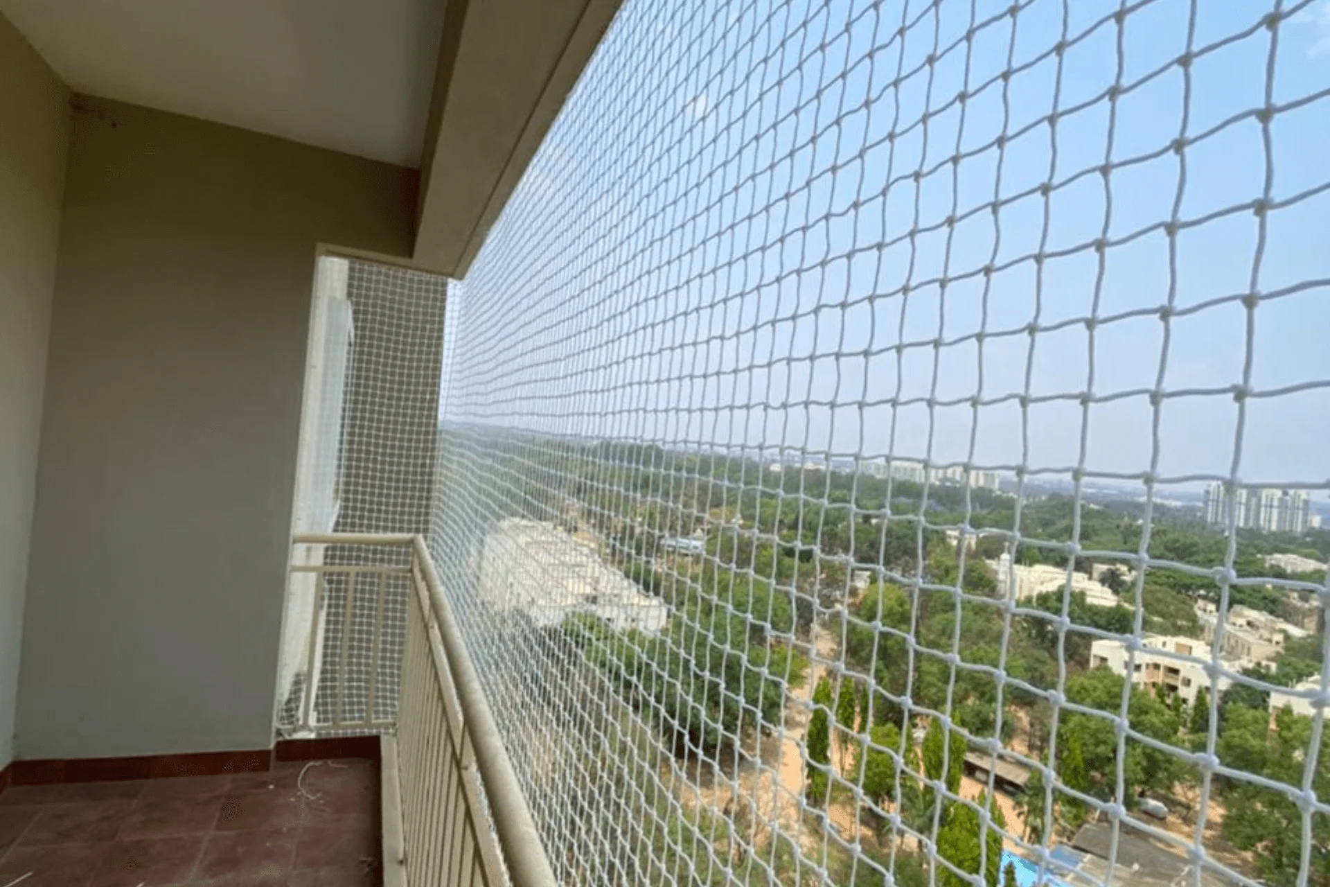 Children safety net installation